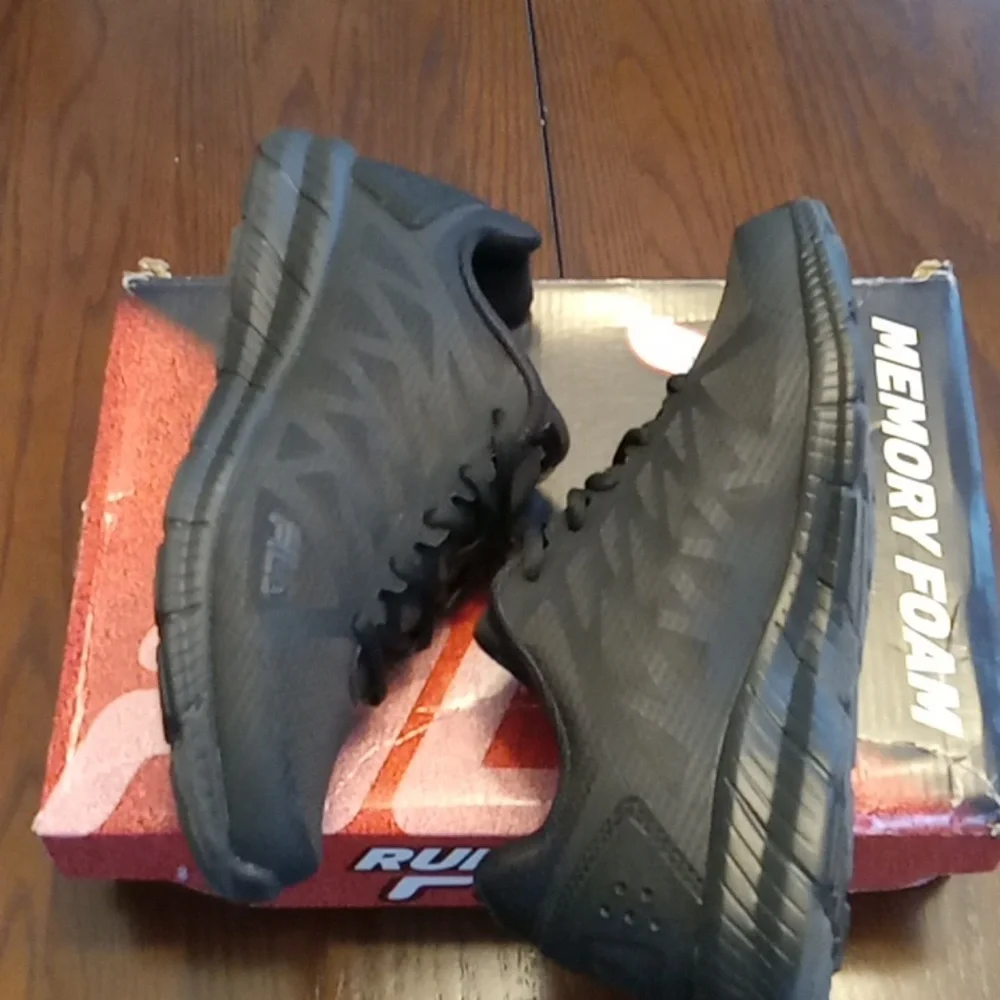 Fila women's athletic shoes-NEW
